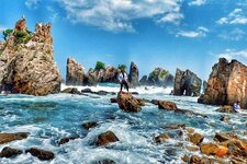 pantai-gigi-hiu-mempesona-dunia-210315182929.jpg