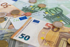 EUR/USD maintains its position near 1.0850 post recent losses, focus shifts to US PCE